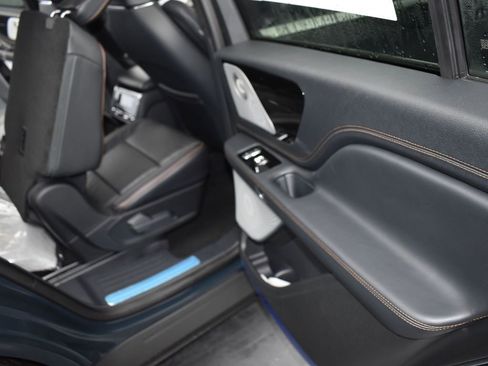 New 2025 Lincoln Aviator Black Label image 15