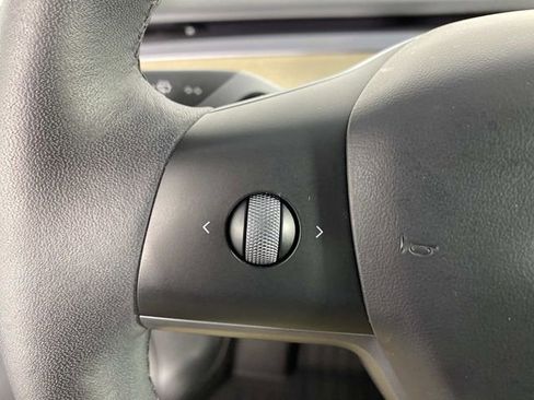 Used 2023 Tesla Model Y Long Range AWD/4WD image 17
