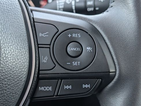 Used 2023 Toyota RAV4 XLE Premium image 23