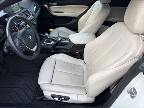 Used 2017 BMW 230i Convertible image 10