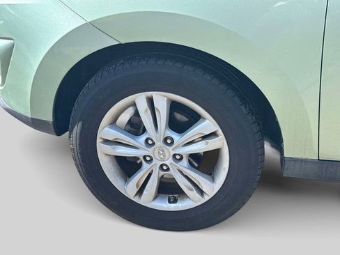 Used 2010 Hyundai Tucson GLS FWD image 10