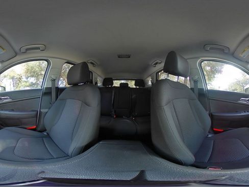 Used 2025 Kia Sportage LX image 36