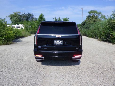Used 2021 Cadillac Escalade Premium Luxury AWD/4WD image 8