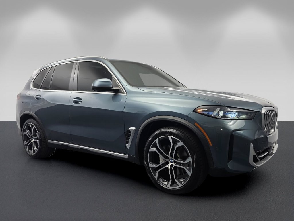 Certified 2024 BMW X5 xDrive40i w/ Premium Package AWD/4WD image 1