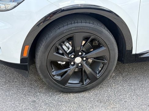 Used 2021 Buick Envision Essence w/ Technology Package I FWD image 6