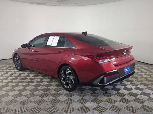 Certified 2025 Hyundai Elantra SEL FWD image 7