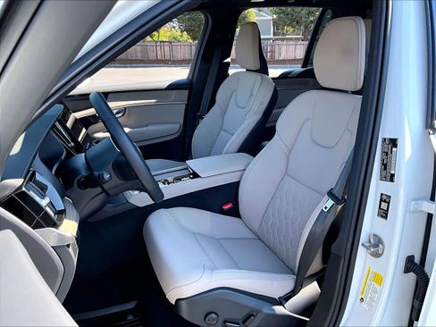 Used 2026 Volvo XC90 T8 Plus w/ Protection Package Premier AWD/4WD image 22
