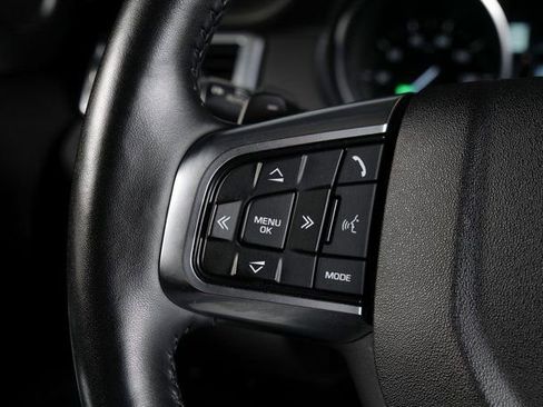 Used 2017 Land Rover Discovery Sport HSE image 17