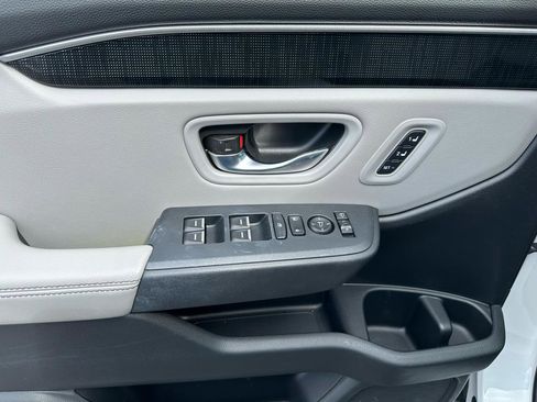 Used 2025 Honda Pilot Elite image 8