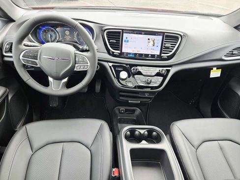 New 2026 Chrysler Pacifica Select image 10