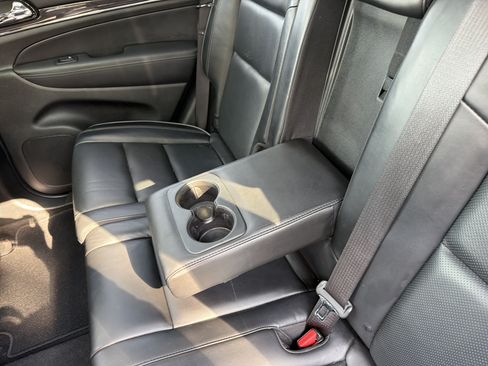 Used 2020 Jeep Grand Cherokee Overland AWD/4WD image 33