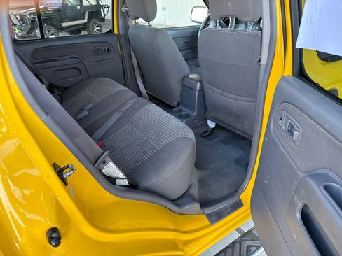 Used 2001 Nissan Xterra SE image 9