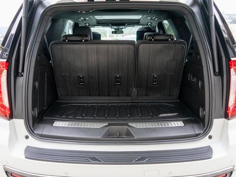 Used 2023 GMC Yukon AT4 w/ AT4 Premium Package image 38