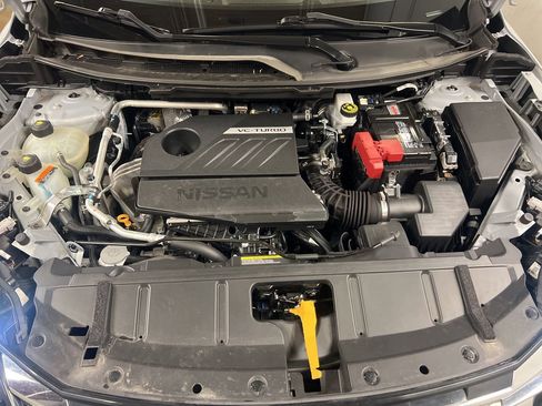 Used 2024 Nissan Rogue SV FWD image 15