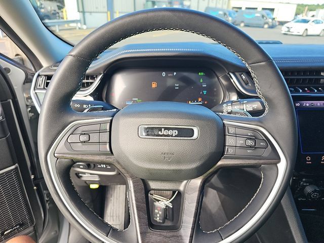 Used 2023 Jeep Grand Cherokee 4WD 4xe image 11