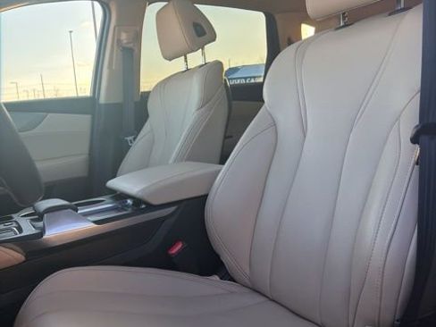 Used 2023 Acura MDX SH-AWD image 9