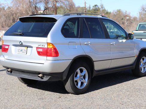 Used 2002 BMW X5 3.0i image 9