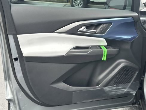 New 2026 Chevrolet Equinox EV LT image 11