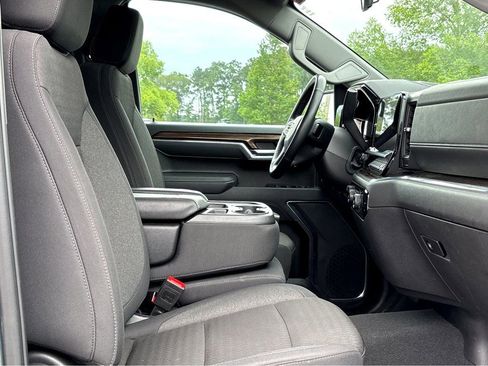 Used 2025 Chevrolet Silverado 1500 LT RWD image 6