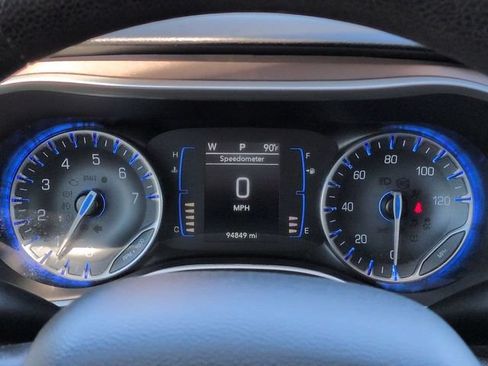 Used 2021 Chrysler Voyager Lxi FWD image 24