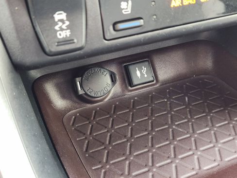 Used 2019 Toyota RAV4 Limited w/ Limited Grade Weather Package image 28