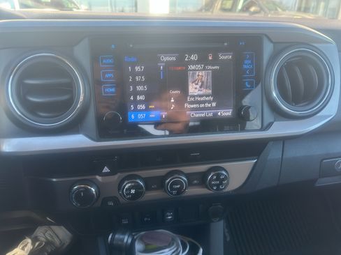 Certified 2017 Toyota Tacoma SR5 image 8