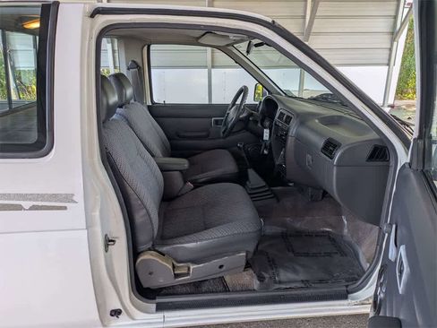 Used 1997 Nissan Pickup 2WD King Cab image 15