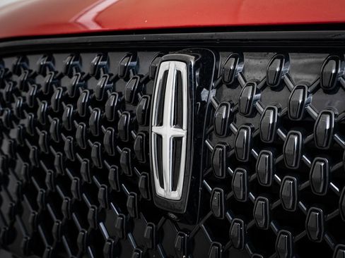 Used 2025 Lincoln Aviator Reserve w/ Equipment Group 201A image 3