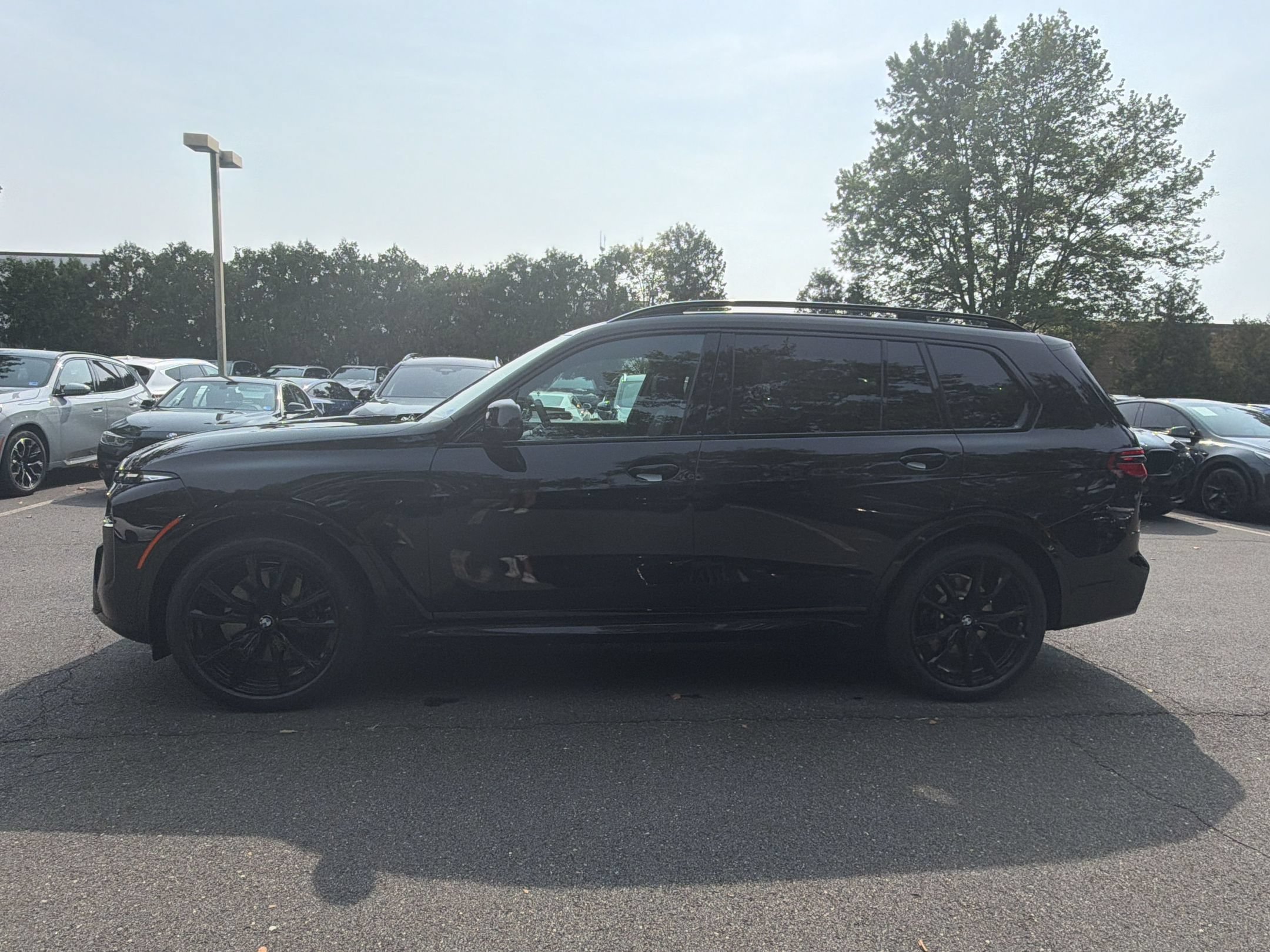 Used 2027 BMW X7 xDrive40i w/ Executive Package AWD/4WD image 2