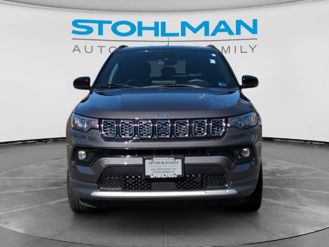 Used 2024 Jeep Compass Limited AWD/4WD image 2