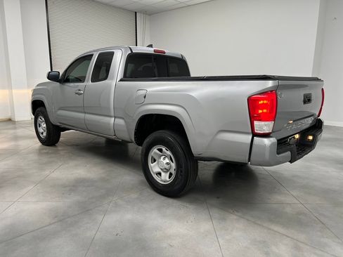 Used 2016 Toyota Tacoma SR RWD image 5