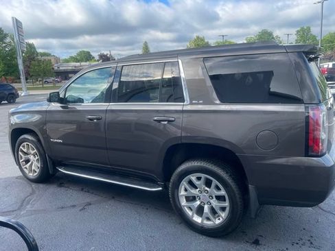 Used 2019 GMC Yukon SLE w/ SLE Value Package AWD/4WD image 3