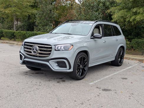 Used 2024 Mercedes-Benz GLS 450 4MATIC image 7
