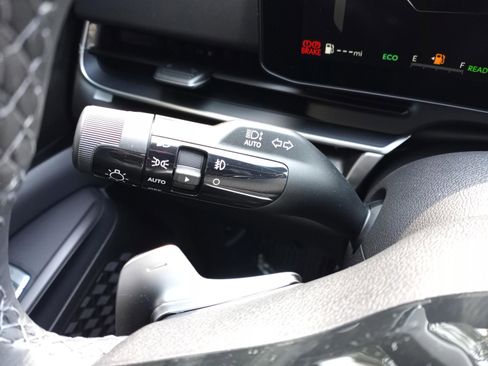 New 2026 Kia Carnival SX Prestige FWD image 25