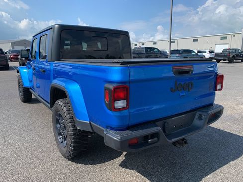 Used 2023 Jeep Gladiator Sport AWD/4WD image 5