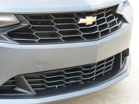 Used 2019 Chevrolet Camaro LT RWD image 21