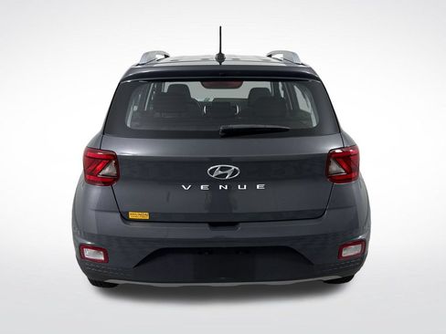 Used 2023 Hyundai Venue SEL FWD image 5
