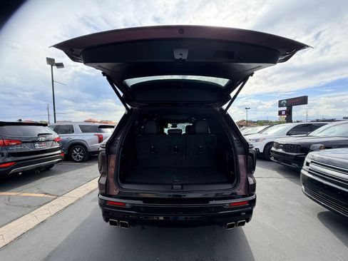 Used 2024 Chevrolet Traverse RS AWD/4WD image 27