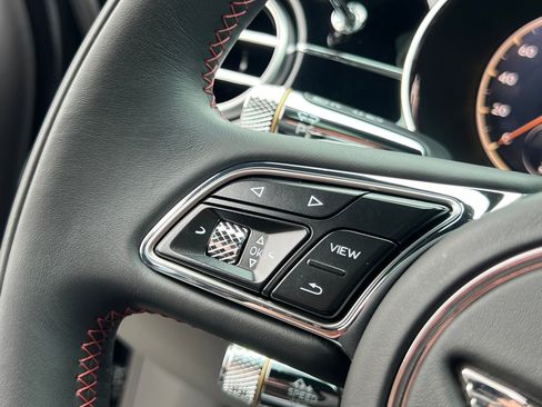 Used 2022 Bentley Flying Spur V8 AWD/4WD image 24