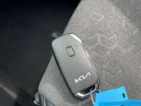Used 2025 Kia Seltos S image 25