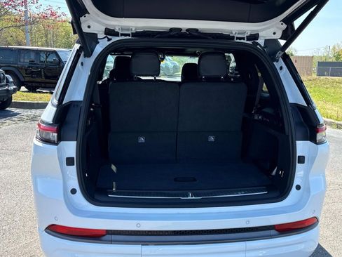 New 2026 Jeep Grand Cherokee L Summit AWD/4WD image 13