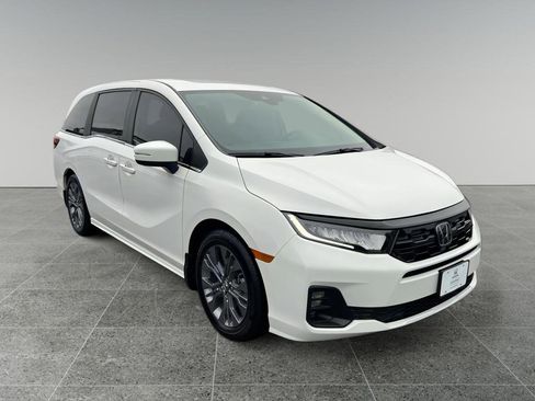 Certified 2025 Honda Odyssey Touring image 1