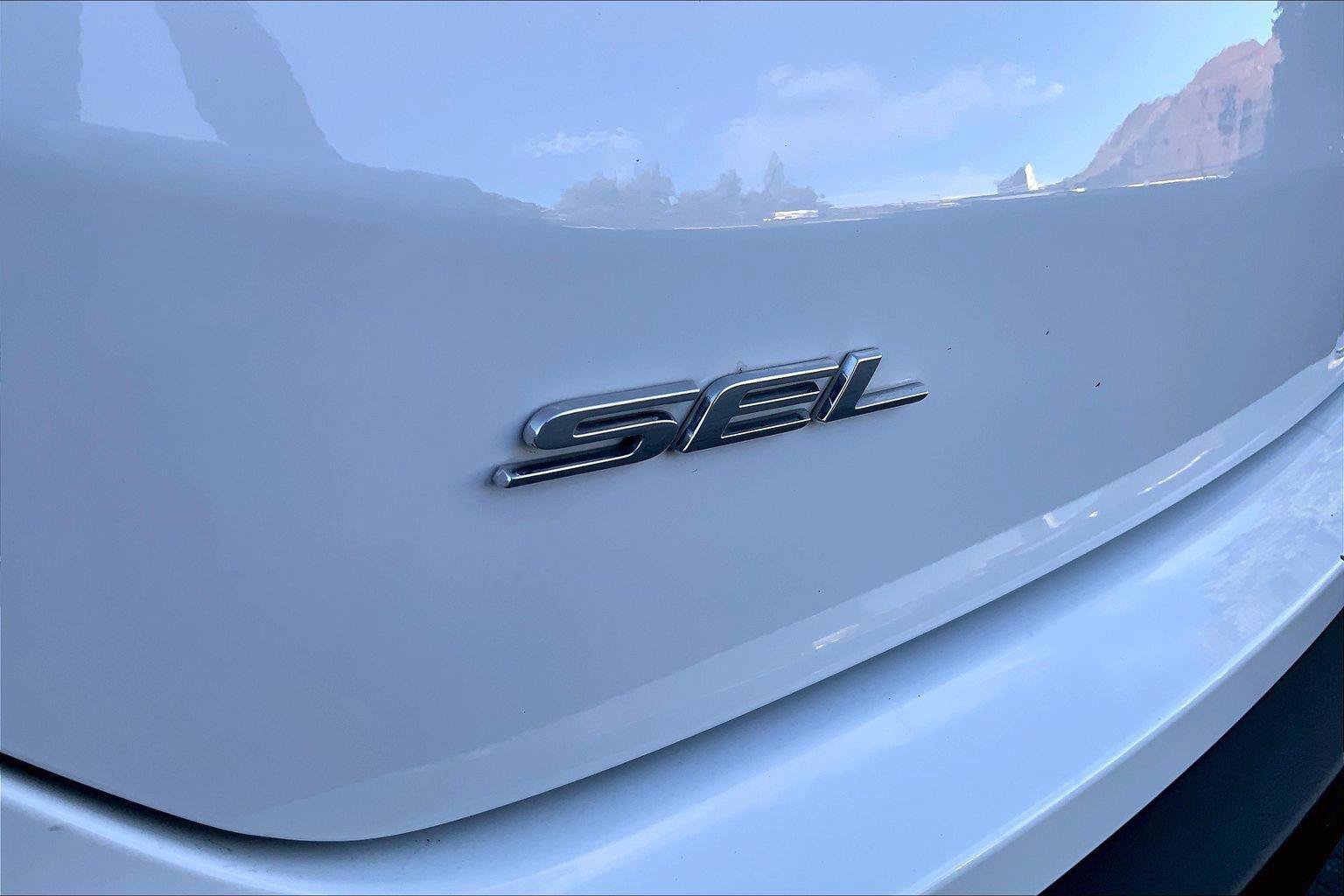 Used 2024 Ford Edge SEL AWD/4WD image 8
