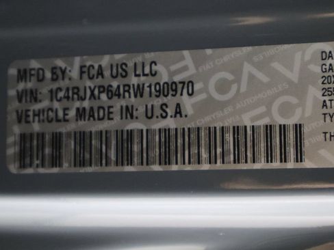Used 2024 Jeep Wrangler Unlimited Sahara w/ Technology Group AWD/4WD image 37