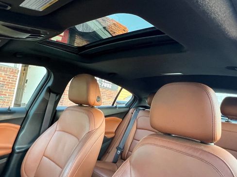 Used 2017 Chevrolet Cruze Premier FWD image 25