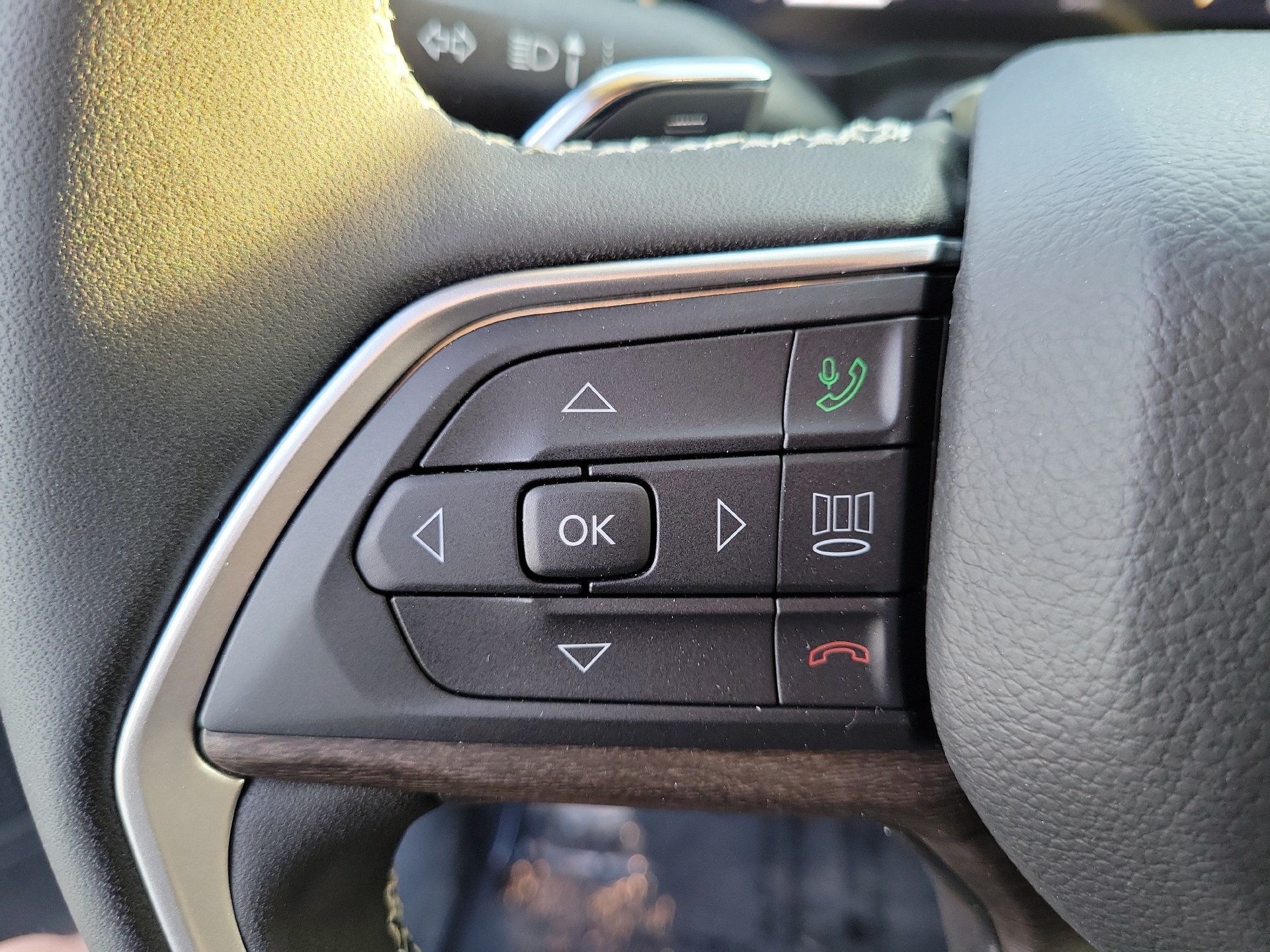 New 2026 Jeep Grand Cherokee Altitude AWD/4WD image 5