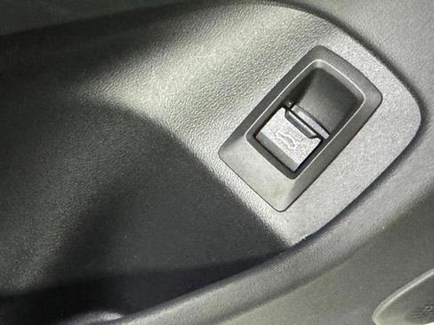 Used 2025 BMW i5 xDrive40 w/ Premium Package image 25