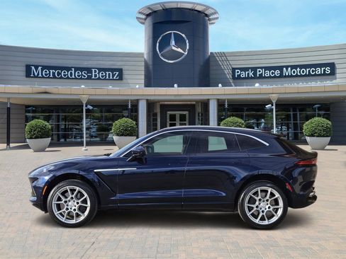 Used 2021 Aston Martin DBX image 3