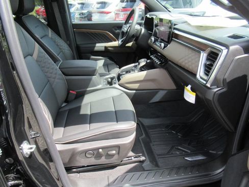 New 2026 GMC Canyon Denali AWD/4WD image 10