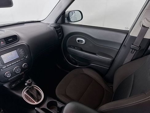 Used 2018 Kia Soul FWD image 27